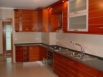 ALUGA-SE APARTAMENTO T3...35€ dia