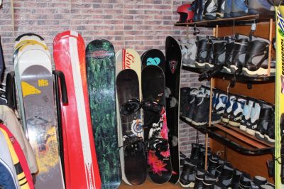 Venda de skis e snowboard