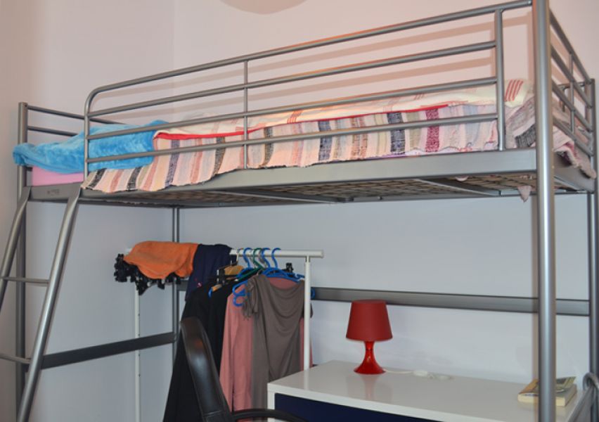 Quarto com WC privado na Alameda / IST com despesas incluidas