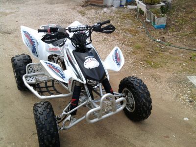 TROCO DOIS POR UM   (moto4 sportrax 450r+jip galloper por carrinha)