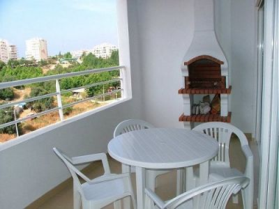 T1 COM PISCINA EM PORTIMÃO - NOVO - P/ FÉRIAS