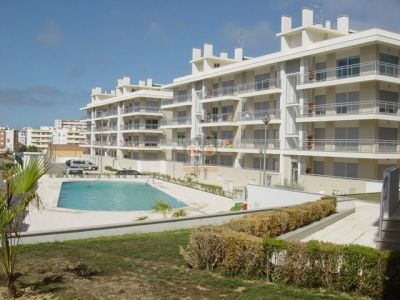 Apartamentos novos T2 e T3 com piscina
