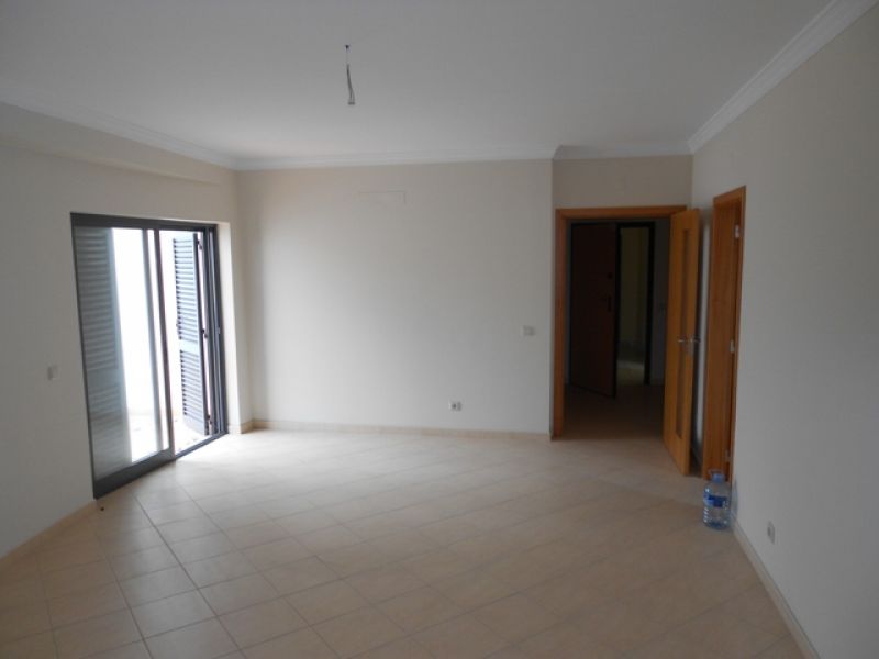Apartamento T1 Novo no 3º andar com varanda de 20m 