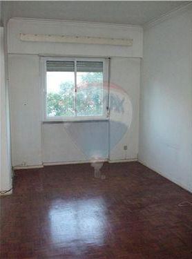 Excelente T2 com elevador (Av. De Pangim)