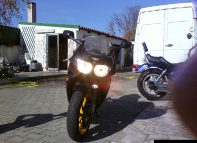 Vendo Honda CBR-900 RR com ( LEVOU UM MOTOR NOVO ) 100%