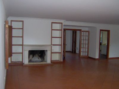 Moradia T4 sem móveis