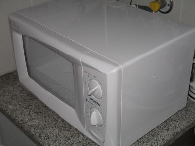 Vende Microondas Grill de marca WORTEN completamente novo