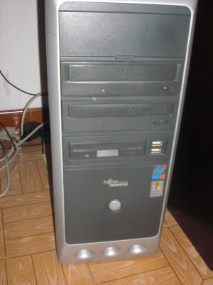 Torre pc fujitsu simens