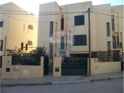 MORADIA VILA NOVA DE CAPARICA