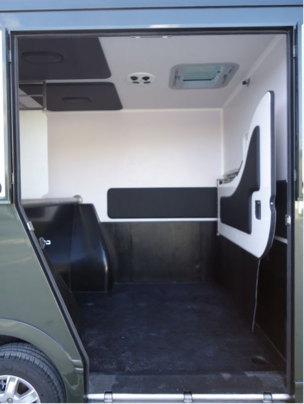 AT.M Horse Trucks - Veiculos para transporte de cavalos