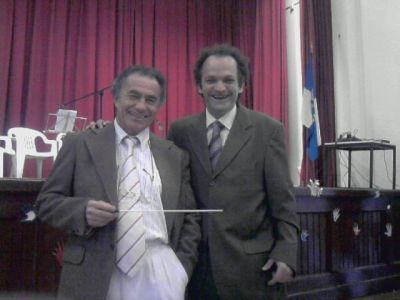 Afina.se Pianos-Leciona-se Música