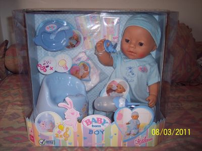 Baby Born NOVA em caixa por abrir - 34 euros