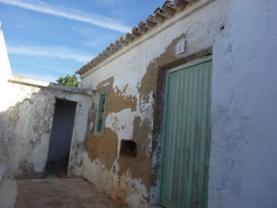 Vende-se Moradia Típica em Ferragudo para Recuperar
