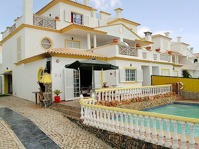 vivenda v3 +apart t1 em anexo com piscina privada