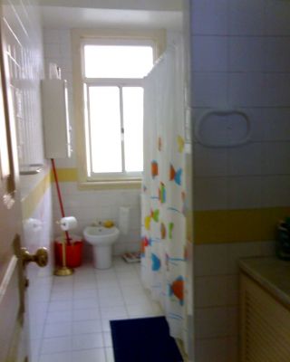 Quarto à PRAÇA de ESPANHA (metro)