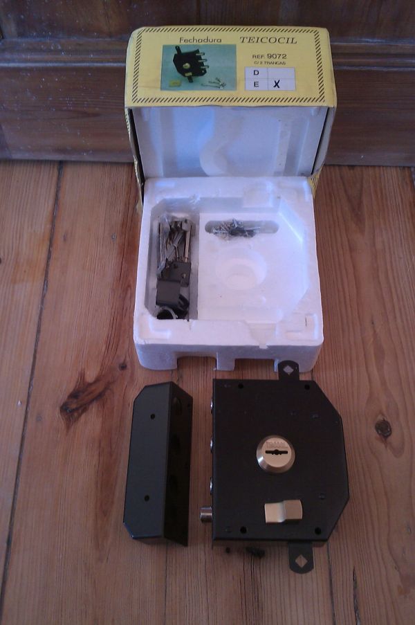 Fechadura de alta segurança, e de 2 trancas Teicocil Nova
