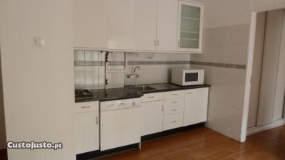 T1 c/ garagem - Arroios