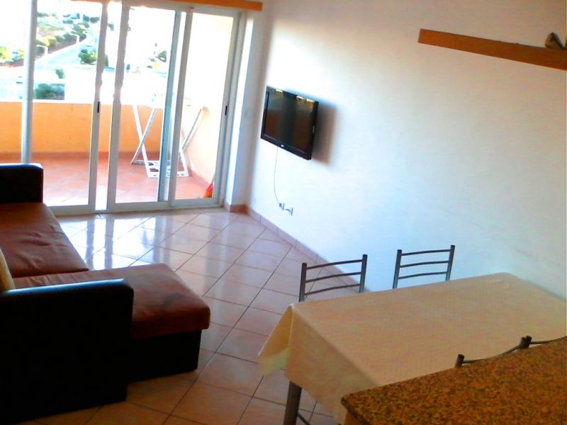 T2 com Piscina e jardim para Férias