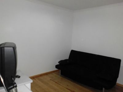 T0 r/c de moradia, todo equipado/mobilado de novo. Para Ferias.