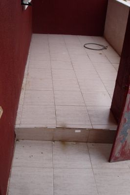 ALUGA-SE R/chão de moradia na Az. dos Fornozinhos Porto Brandão