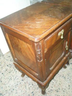 2 Mesas de Cabeceira Queen Anne