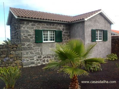 ALUGA-SE CASAS PARA FÉRIAS E PROFESSORES