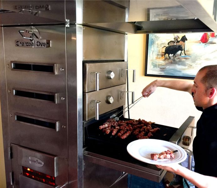 Vulcano Gres: fornos de brasa, grelhadores, assadores de frango, rodizios… 